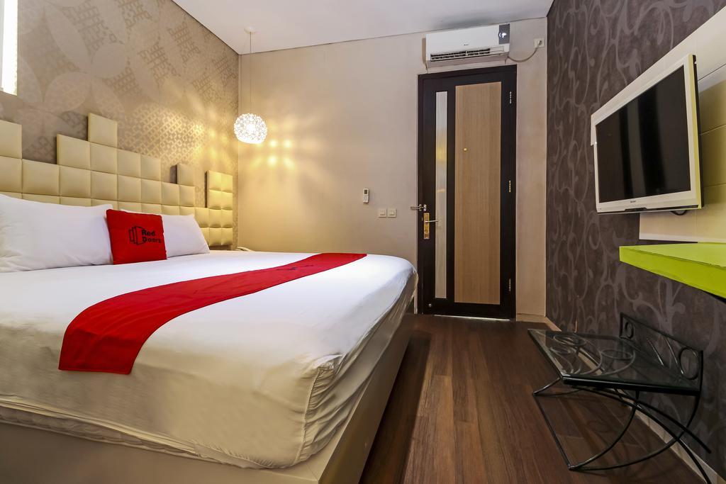 Reddoorz Plus Near Tugu Jogja Yogyakarta Buitenkant foto